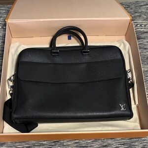 Louis Vuitton Elegant Black Briefcase